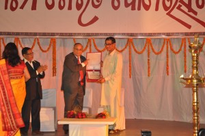 “ODISHA RATNA AWARD” CONFERRED ON REVERED GURUJEE
